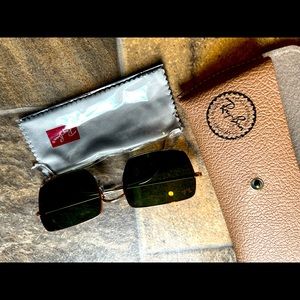 Brand new Ray Bans sunglasses w/ case cleaning cloth & instructions